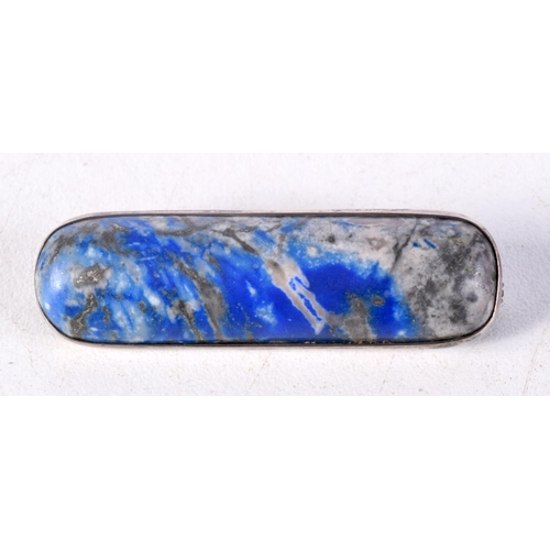 953 - AN ANTIQUE SILVER LAPIS LAZULI BROOCH. 4.5 cm x 1.5 cm.