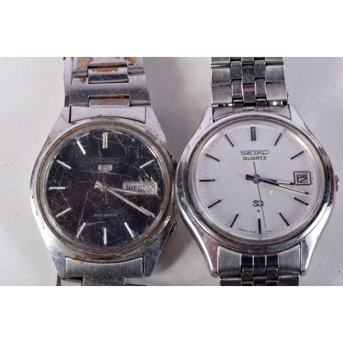 954 - TWO VINTAGE SEIKO WATCHES. 3.75 cm wide. (2)