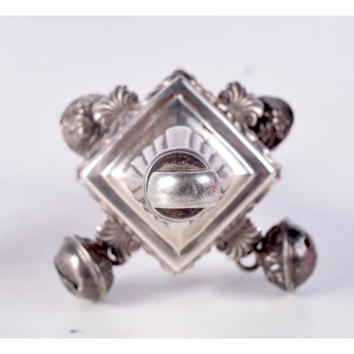 982 - AN ANTIQUE SILVER AND MOTHER OF PEARL BABIES RATTLE. 60 grams. 14.5 cm x 4.5 cm.