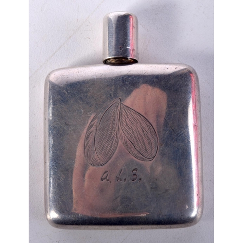 985 - A VICTORIAN SILVER SCENT BOTTLE. London 1898. 29 grams. 6 cm x 4 cm.