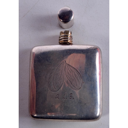 985 - A VICTORIAN SILVER SCENT BOTTLE. London 1898. 29 grams. 6 cm x 4 cm.