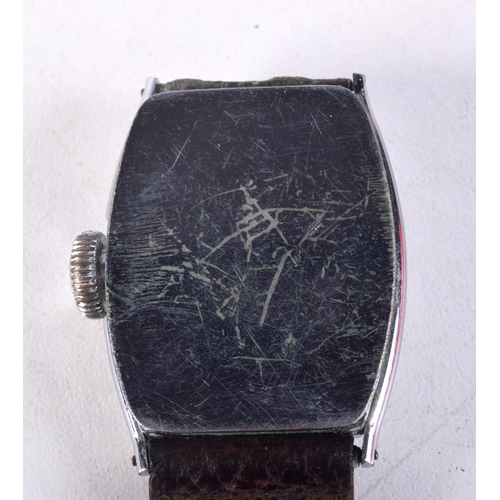 996 - A NOVELTY VINTAGE CHARACTER WATCH. 3 cm wide inc crown.