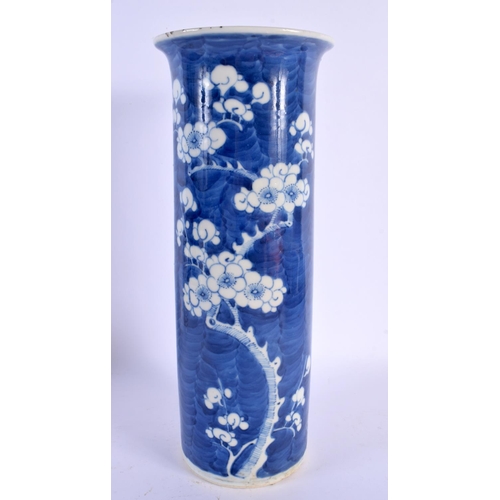 1526 - A LARGE 19TH CENTURY CHINESE BLUE AND WHITE PRUNUS VASE bearing Kangxi marks to base. 32 cm high.