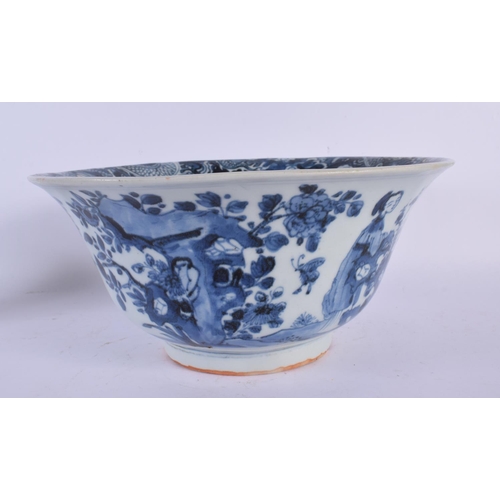 1584 - A LARGE 16TH/17TH CENTURY CHINESE BLUE AND WHITE PORCELAIN BOWL Ming/Qing, painted with figures with... 