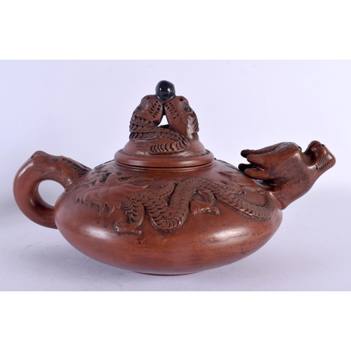 1591 - A RARE EARLY 20TH CENTURY CHINESE YIXING POTTERY TEAPOT AND COVER Late Qing/Republic, of unusually l... 