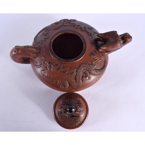 1591 - A RARE EARLY 20TH CENTURY CHINESE YIXING POTTERY TEAPOT AND COVER Late Qing/Republic, of unusually l... 