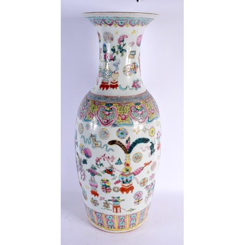 1617 - A LARGE 19TH CENTURY CHINESE FAMILLE ROSE PORCELAIN VASE Qing. 58 cm x 22 cm.