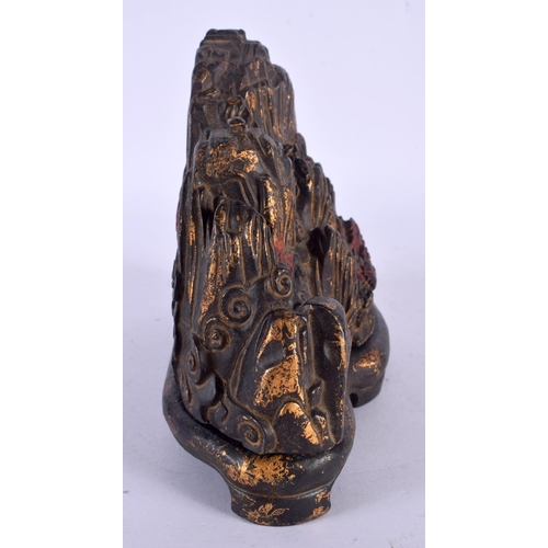 1630 - AN UNUSUAL CHINESE LACQUERED BRONZE MOUNTAIN AND COVER 20th Century. 16 cm x 14 cm