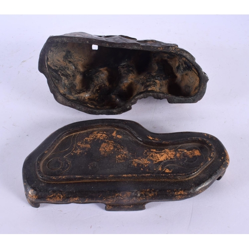 1630 - AN UNUSUAL CHINESE LACQUERED BRONZE MOUNTAIN AND COVER 20th Century. 16 cm x 14 cm