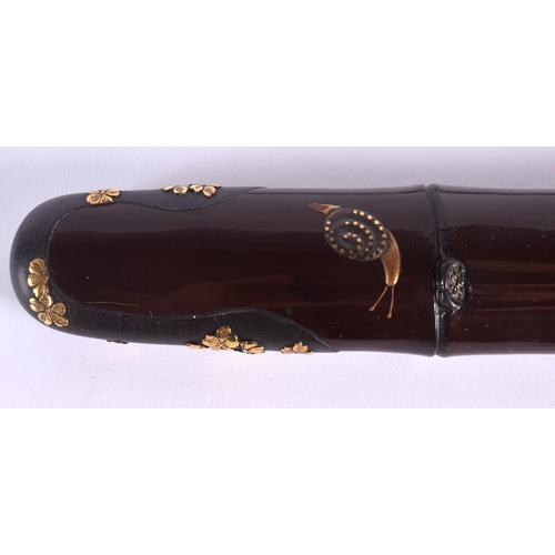 1663 - A FINE 18TH CENTURY JAPANESE EDO PERIOD LACQUER AND MIXED METAL TANTO with silver and gold leaf inla... 