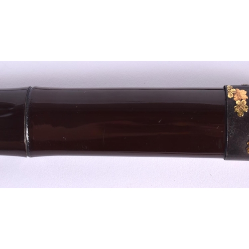 1663 - A FINE 18TH CENTURY JAPANESE EDO PERIOD LACQUER AND MIXED METAL TANTO with silver and gold leaf inla... 