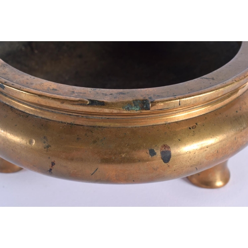 1685 - A RARE 17TH/18TH CENTURY CHINESE CIRCULAR BRONZE CENSER Ming/Qing, of plain form. 2684 grams. 16 cm ... 