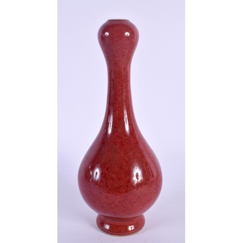 1703 - A CHINESE GARLIC NECK RED PORCELAIN VASE 20th Century. 18 cm high.