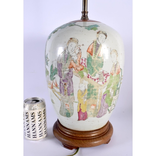 1727 - A LARGE EARLY 20TH CENTURY CHINESE FAMILLE ROSE PORCELAIN LAMP Late Qing/Republic. 63 cm high