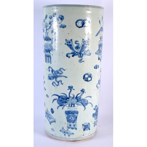 1738 - A LARGE CHINESE BLUE AND WHITE PORCELAIN STICK STAND 20th Century. 60 cm x 25 cm.