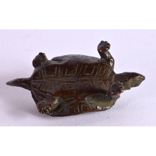 1770 - A JAPANESE BRONZE TORTOISE OKIMONO.  5.5 cm x 3 cm.