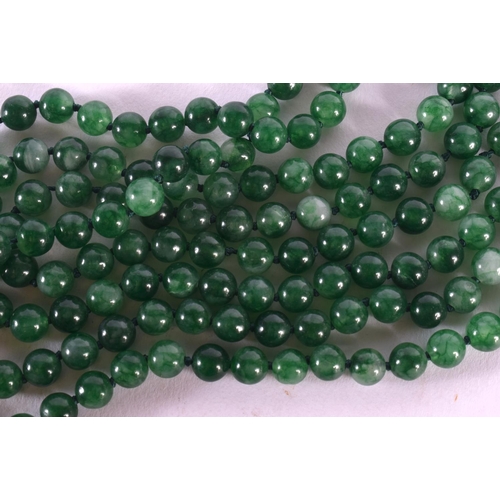 1781 - A CHINESE JADE NECKLACE 20th Century 98 grams. 136 cm long.