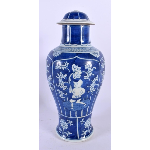 1812 - A CHINESE BLUE AND WHITE PORCELAIN VASE AND COVER 20th Century. 28 cm high.