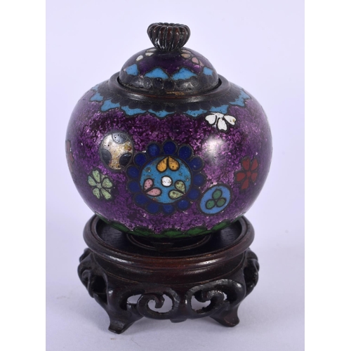 1872 - AN EARLY 20TH CENTURY JAPANESE MEIJI PERIOD CLOISONNE ENAMEL JAR AND COVER. 5 cm wide.