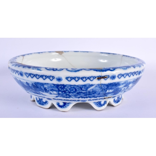 1879 - A 19TH CENTURY CHINESE BLUE AND WHITE PORCELAIN NARCISSUS BOWL bearing Yongzheng marks to base. 18 c... 