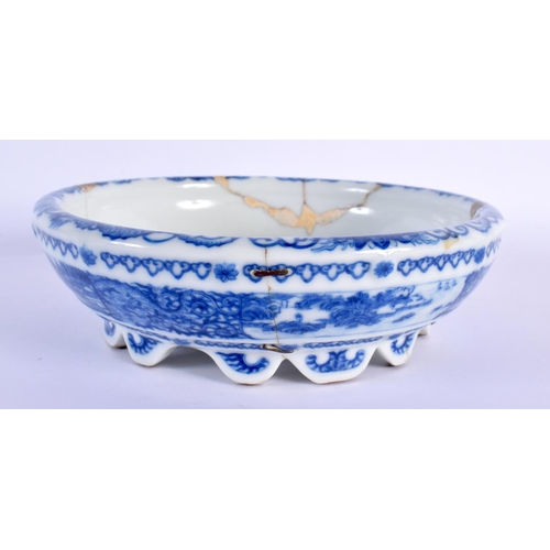 1879 - A 19TH CENTURY CHINESE BLUE AND WHITE PORCELAIN NARCISSUS BOWL bearing Yongzheng marks to base. 18 c... 