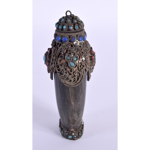 1894 - A LARGE 19TH CENTURY CHINESE TIBETAN CARVED HORN SNUFF BOTTLE. 9.5 cm x 5.75 cm.