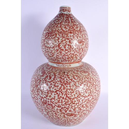 1908 - A LARGE EARLY 20TH CENTURY IRON RED PORCELAIN DOUBLE GOURD VASE Late Qing/Republic. 45 cm x 15 cm.