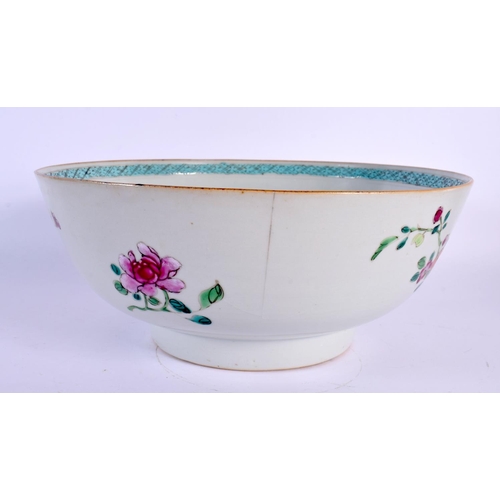 1917 - AN 18TH CENTURY CHINESE EXPORT FAMILLE ROSE BOWL Qianlong. 23 cm diameter.