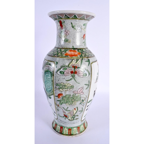 1918 - A CHINESE REPUBLICAN PERIOD FAMILLE VERTE VASE Kangxi style. 32 cm high.