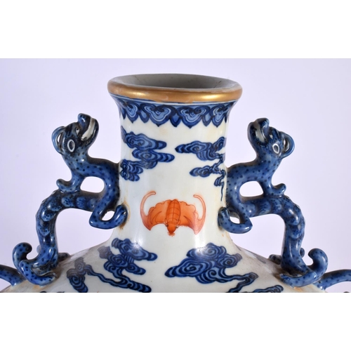 1931 - A LARGE CHINESE TWIN HANDLED IRON RED BLUE AND WHITE PORCELAIN FLASK 20th Century. 50 cm x 22 cm.