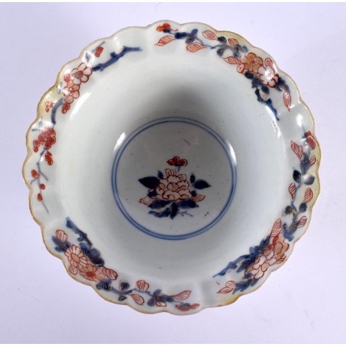 1942 - AN 18TH CENTURY JAPANESE EDO PERIOD IMARI SCALLOPED BOWL together with a Kangxi/Yongzheng plate. Lar... 