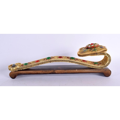 1996 - AN EARLY 20TH CENTURY CHINESE YELLOW METAL ENAMELLED RUI SCEPTRE Late Qing/Republic, jewelled with m... 