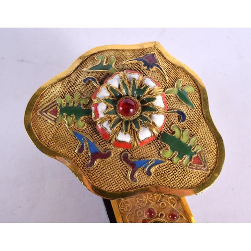 1996 - AN EARLY 20TH CENTURY CHINESE YELLOW METAL ENAMELLED RUI SCEPTRE Late Qing/Republic, jewelled with m... 