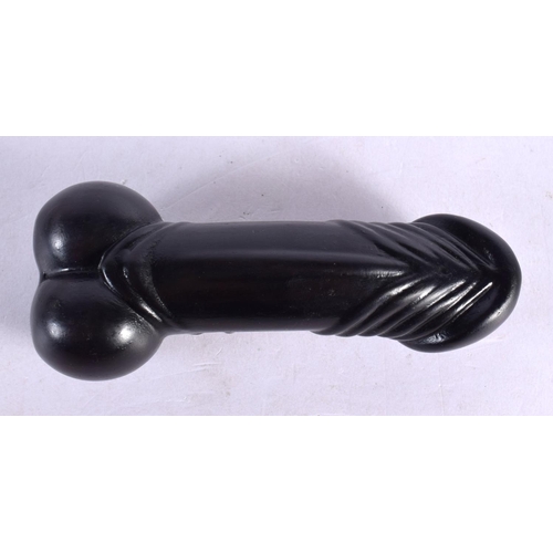 1998 - A JAPANESE CARVED BOXWOOD EROTIC NETSUKE modelled as a phallus 11 cm wide.