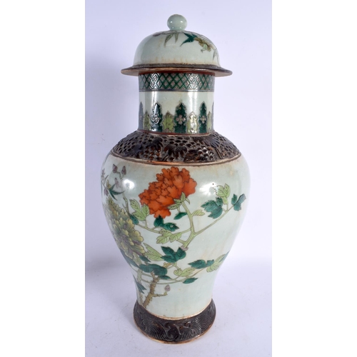 2051 - A LARGE 19TH CENTURY CHINESE CRACKLE GLAZED FAMILLE VERTE VASE AND COVER Qing. 45 cm x 18 cm.