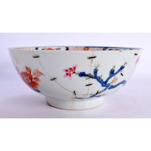 2084 - A LARGE 18TH CENTURY CHINESE EXPORT IMARI BOWL Qianlong. 24 cm x 12 cm.