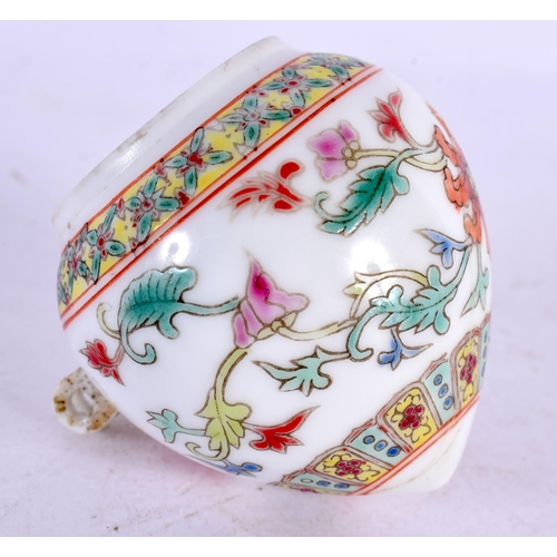 2101 - A VINTAGE CHINESE PORCELAIN BIRD FEEDER. 5 cm x 4.75 cm.