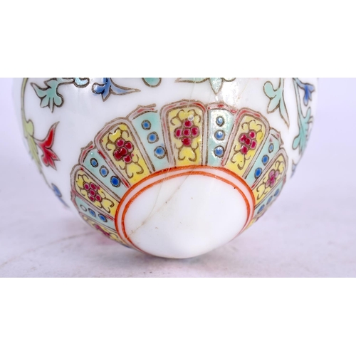 2101 - A VINTAGE CHINESE PORCELAIN BIRD FEEDER. 5 cm x 4.75 cm.