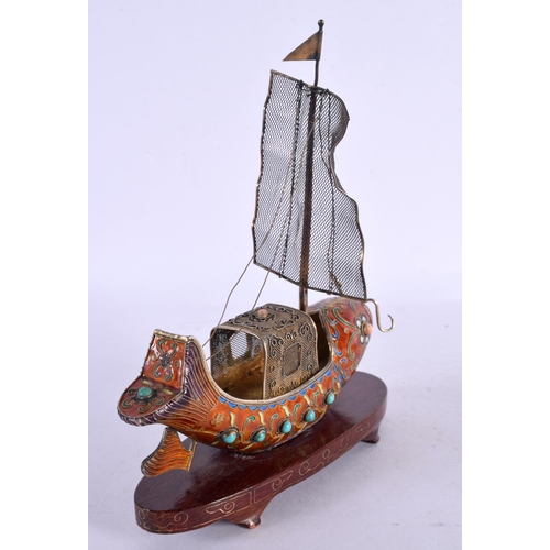 2185 - AN EARLY 20TH CENTURY CHINESE SILVER AND ENAMEL BOAT Late Qing/Republic. 19 cm x 16 cm.