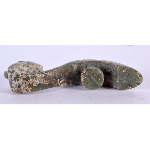 2187 - A CHINESE JADE BELT HOOK 20th Century. 11 cm x 3 cm.