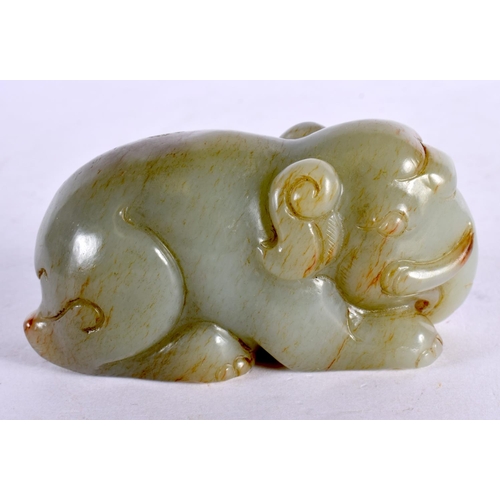 2191 - A CHINESE CARVED GREEN JADE ELEPHANT 20th Century. 8.5 cm x 4.25 cm.