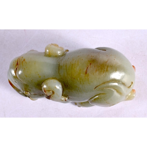 2191 - A CHINESE CARVED GREEN JADE ELEPHANT 20th Century. 8.5 cm x 4.25 cm.