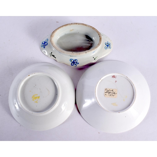 2210 - THREE CHINESE PORCELAIN DISHES. 10 cm wide. (3)