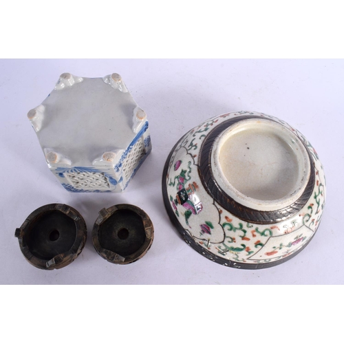 2211 - A 19TH CENTURY CHINESE CRACKLE GLAZED BOWL Qing, and a blue and white censer. Largest 18 cm diameter... 