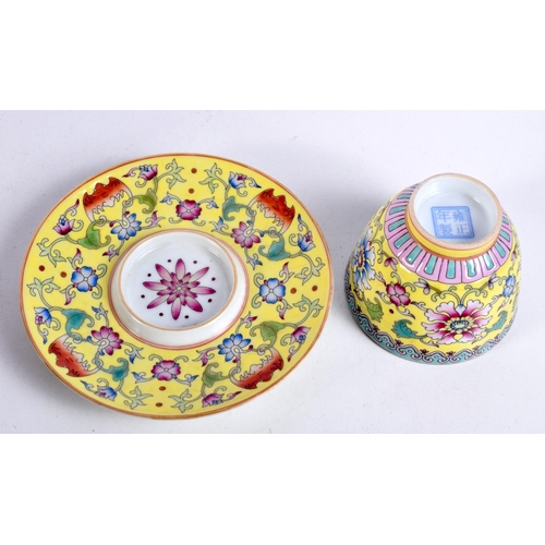 A Chinese porcelain Famille Jeune tea cup and saucer 5.5 cm