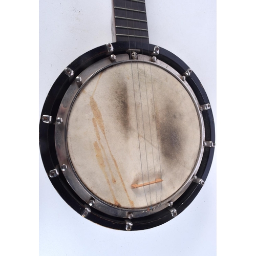 3708 - A cased Windsor No 44 banjo..