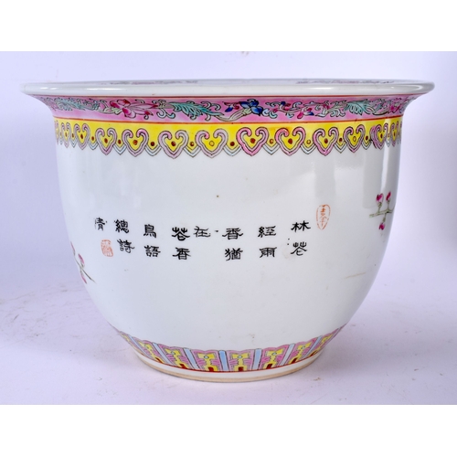 1841 - A CHINESE REPUBLICAN PERIOD FAMILLE ROSE PORCELAIN JARDINIERE painted with birds. 22 cm x 17 cm.