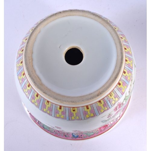 1841 - A CHINESE REPUBLICAN PERIOD FAMILLE ROSE PORCELAIN JARDINIERE painted with birds. 22 cm x 17 cm.