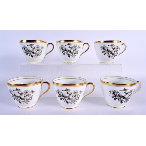 165 - A CASED COPELAND SPODE SET OF TEACUPS AND SAUCERS. (18)