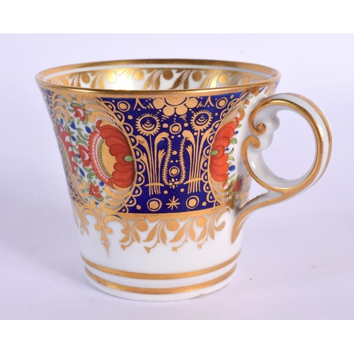 177 - Early 19th century crested wares, a Chamberlain coffee cup with SEMPER FIDELIS and initials WDL, a s... 